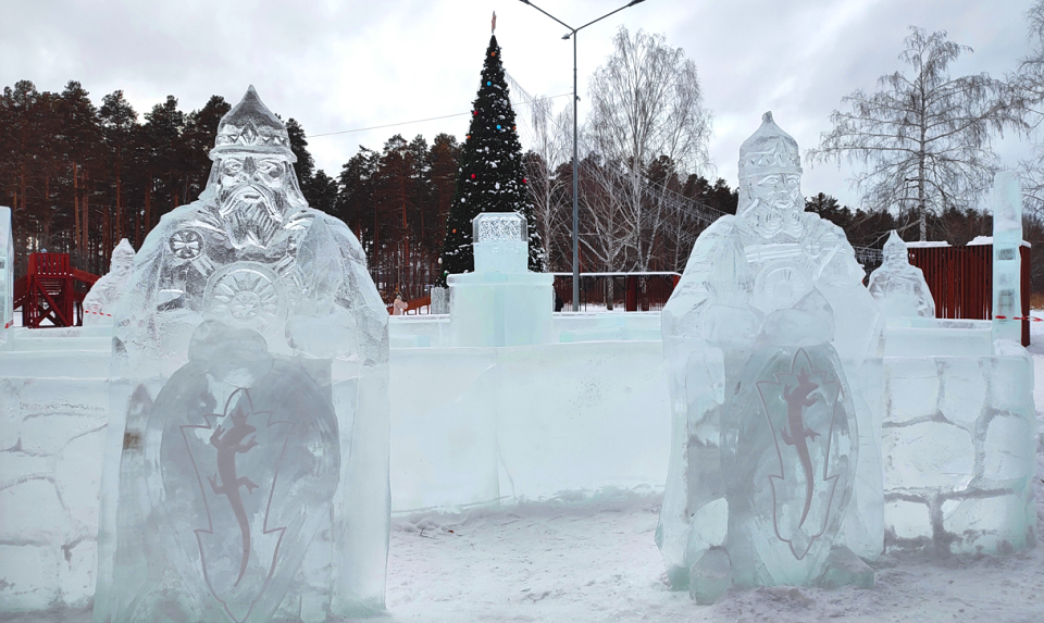 Снежные городки в полевских парках почти готовы