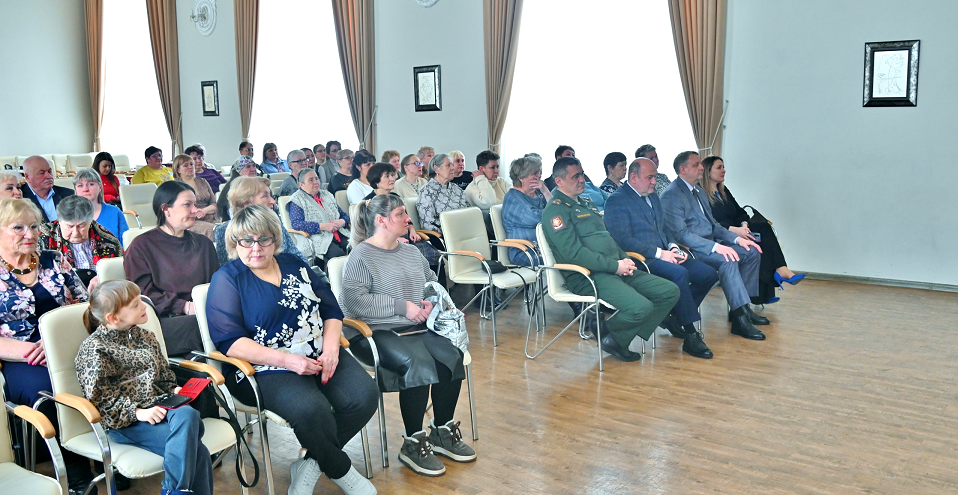 В Полевском поздравили солдатских матерей и жен