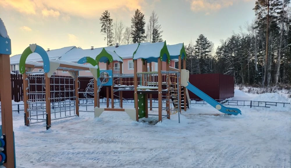 В Полевском открылась детская площадка. появившаяся благодаря инициативному бюджетированию