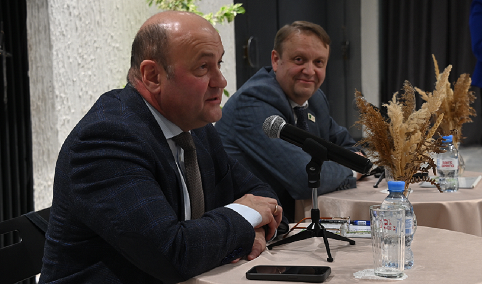 "Классный диалог" вновь прошел между полевскими школьниками и первыми лицами города