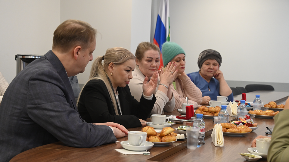 В Полевском наградили семьи военнослужащих