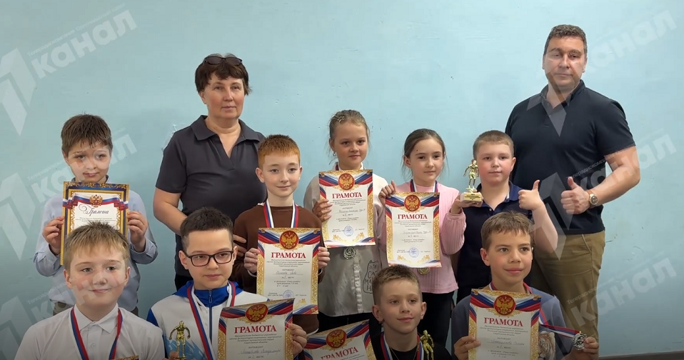 Курсом к медалям! В полевском бассейне - самые юные