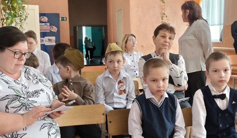 Полдневские школьники читали стихи о Родине и героизме