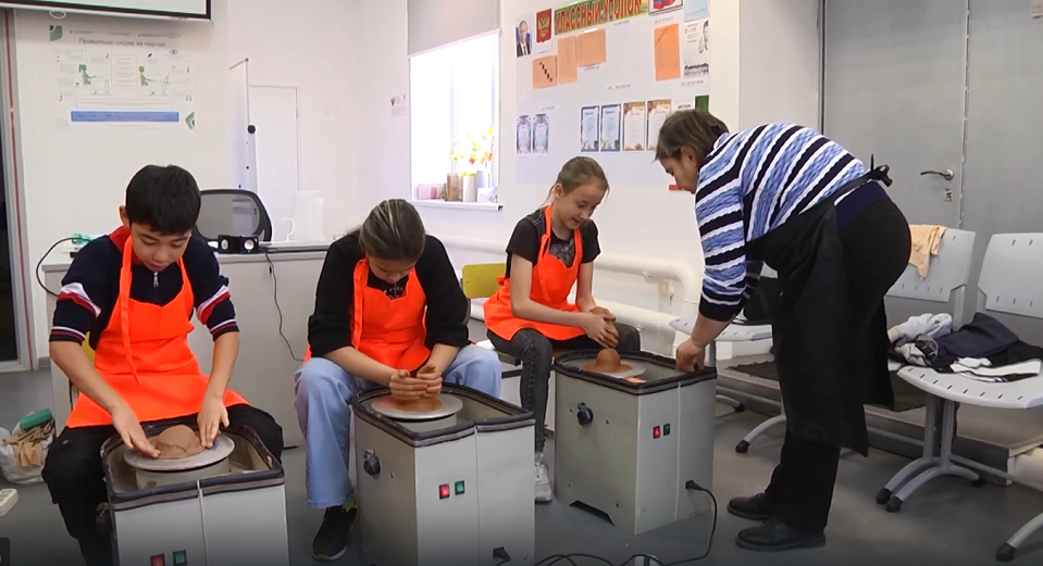 На Полдневой словами оживляют глину