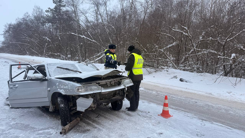 Водитель легковушки получил тяжелые травмы на Полевском тракте - ГАИ официально