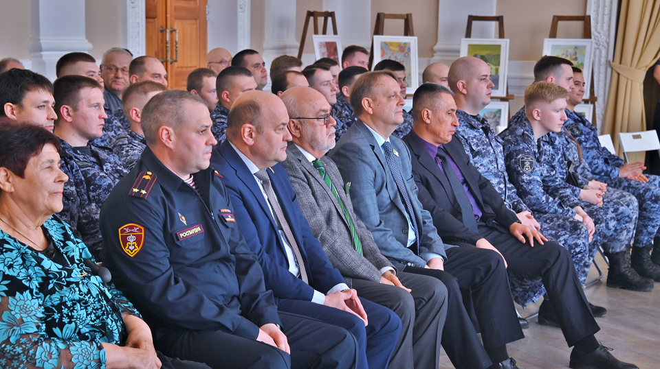 Отпраздновали юбилей службы полевские росгвардейцы