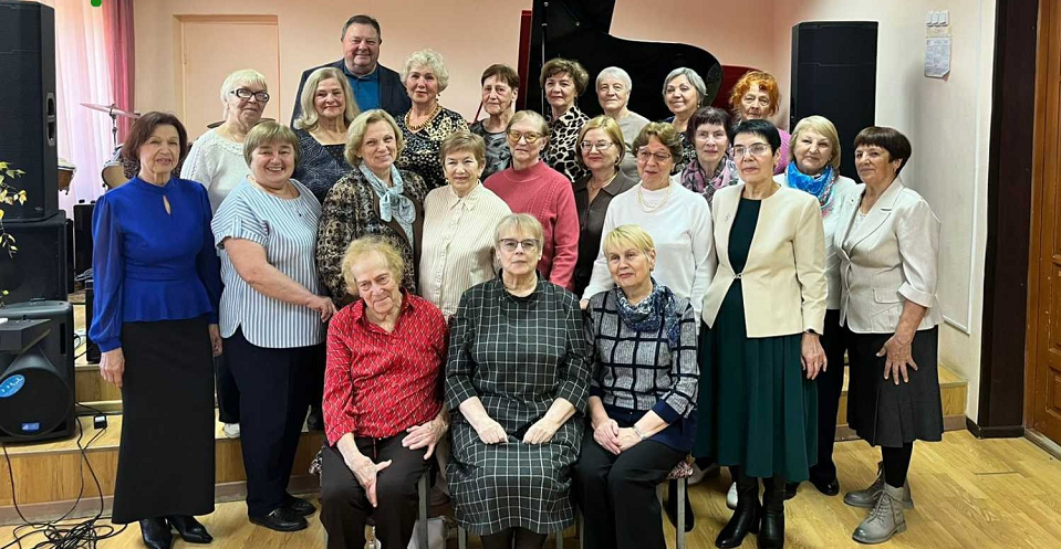 В Музыкальной школе поздравили ветеранов муниципальной службы