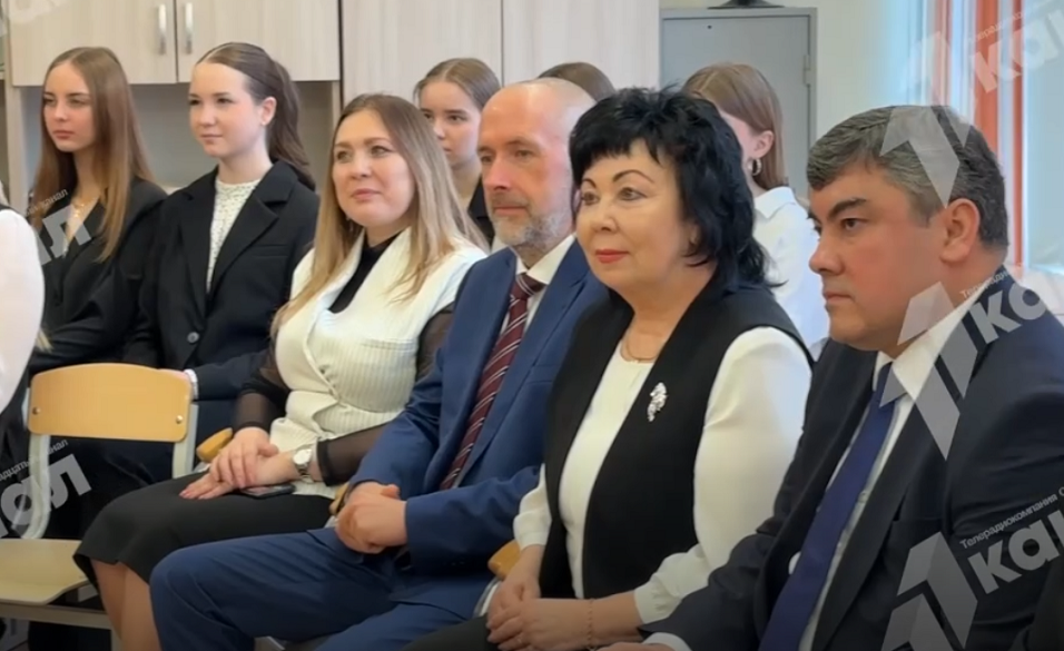 Юным дипломатам быть. В полевском лицее вновь прошла встреча на международном уровне