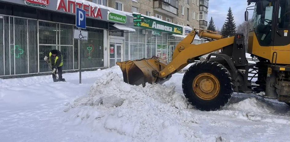 История одного сугроба. Как решаются проблемы в Полевском