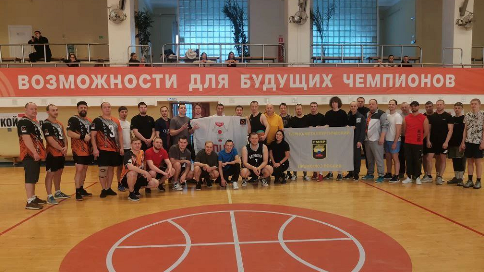 Трубопрокатчики СТЗ сыграли в стритбол