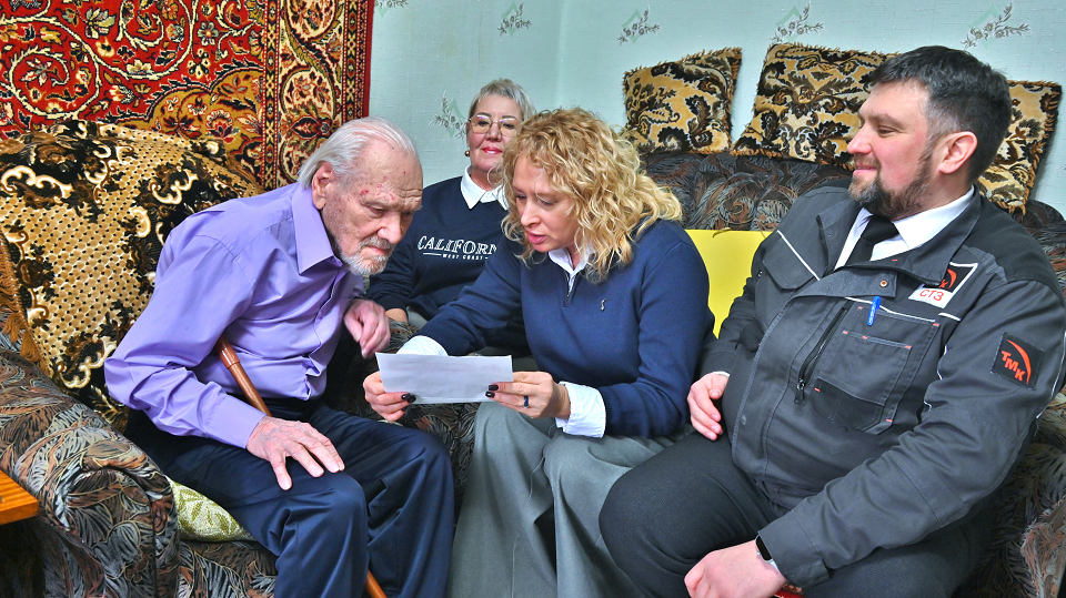 99 лет с нами. Ветерана поздравили с днем рождения